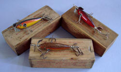 Vintage lure in old wooded box  Old fishing lures, Fishing lure gift,  Fishing lures